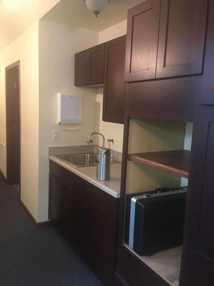213 S Main St, Brookfield, MO 64628